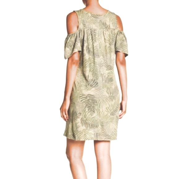 Democracy Cold Shoulder Lightweight Jersey Dress in Olive Green Fern Print ZB6 - Picture 5 of 8